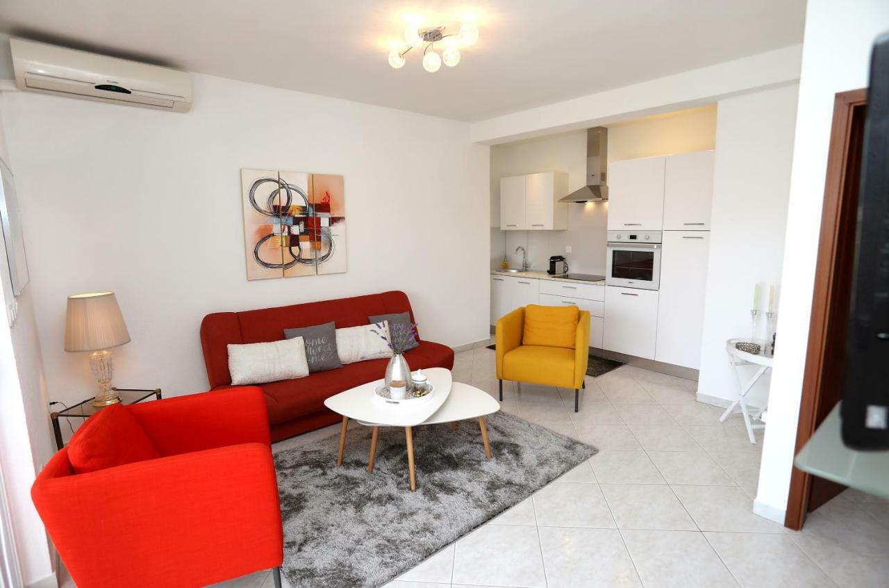 Apartment Katarina โตรกีร์ ภายนอก รูปภาพ