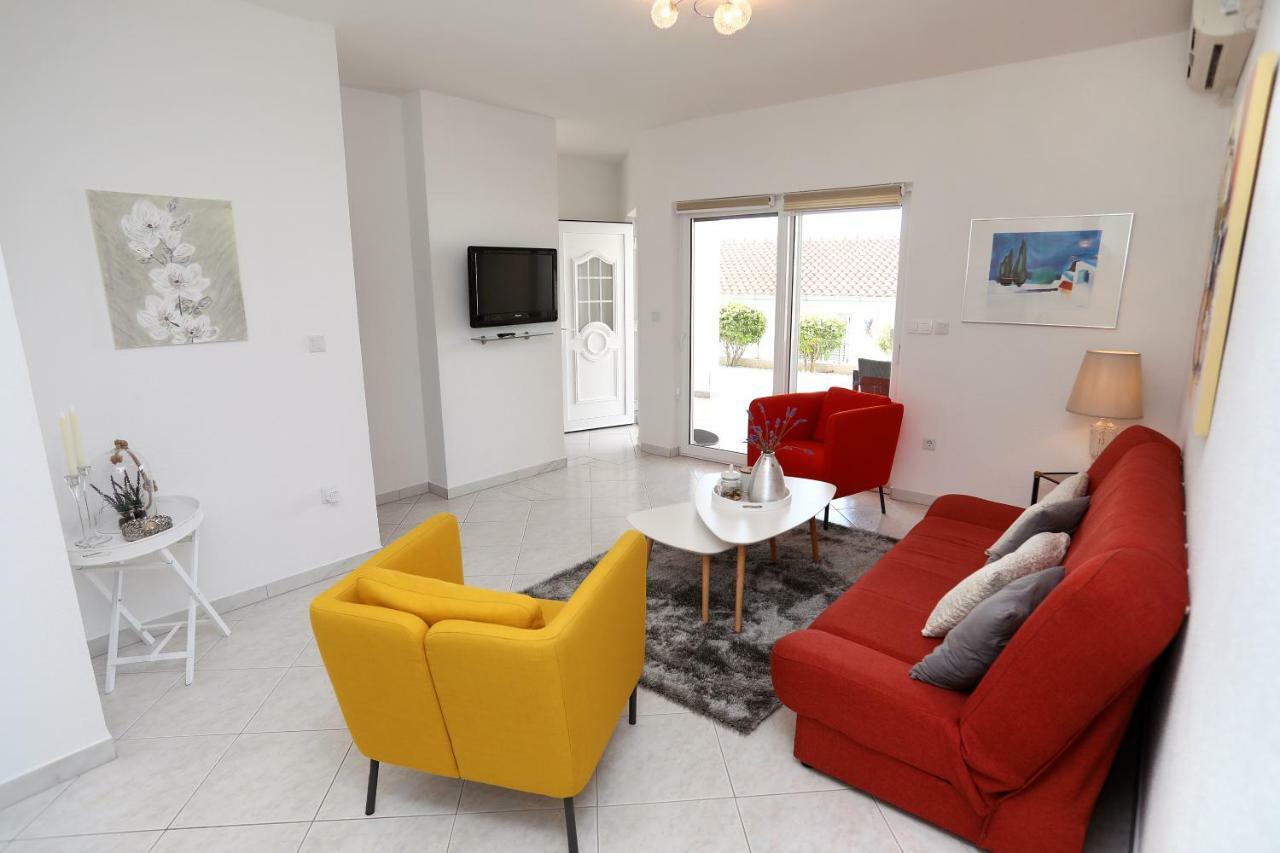 Apartment Katarina โตรกีร์ ภายนอก รูปภาพ
