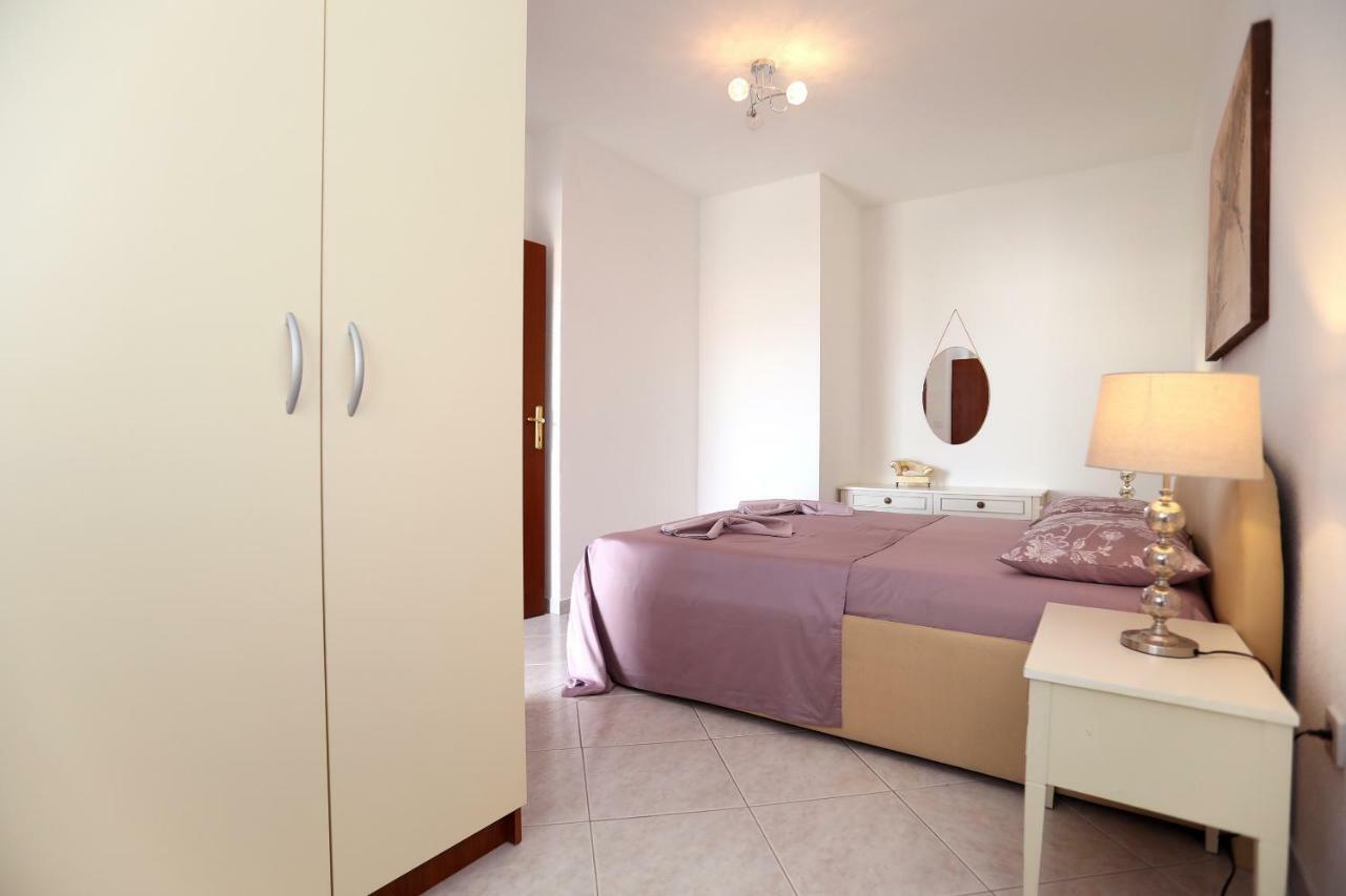 Apartment Katarina โตรกีร์ ภายนอก รูปภาพ