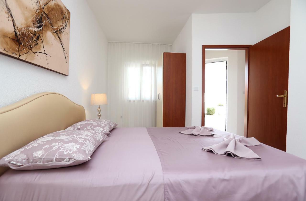 Apartment Katarina โตรกีร์ ภายนอก รูปภาพ