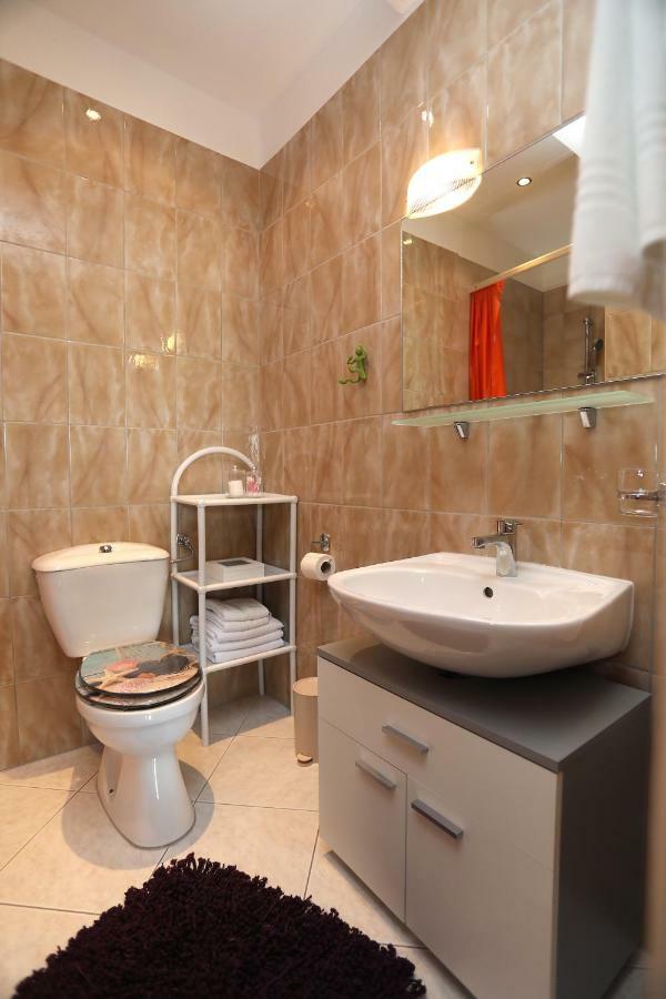 Apartment Katarina โตรกีร์ ภายนอก รูปภาพ